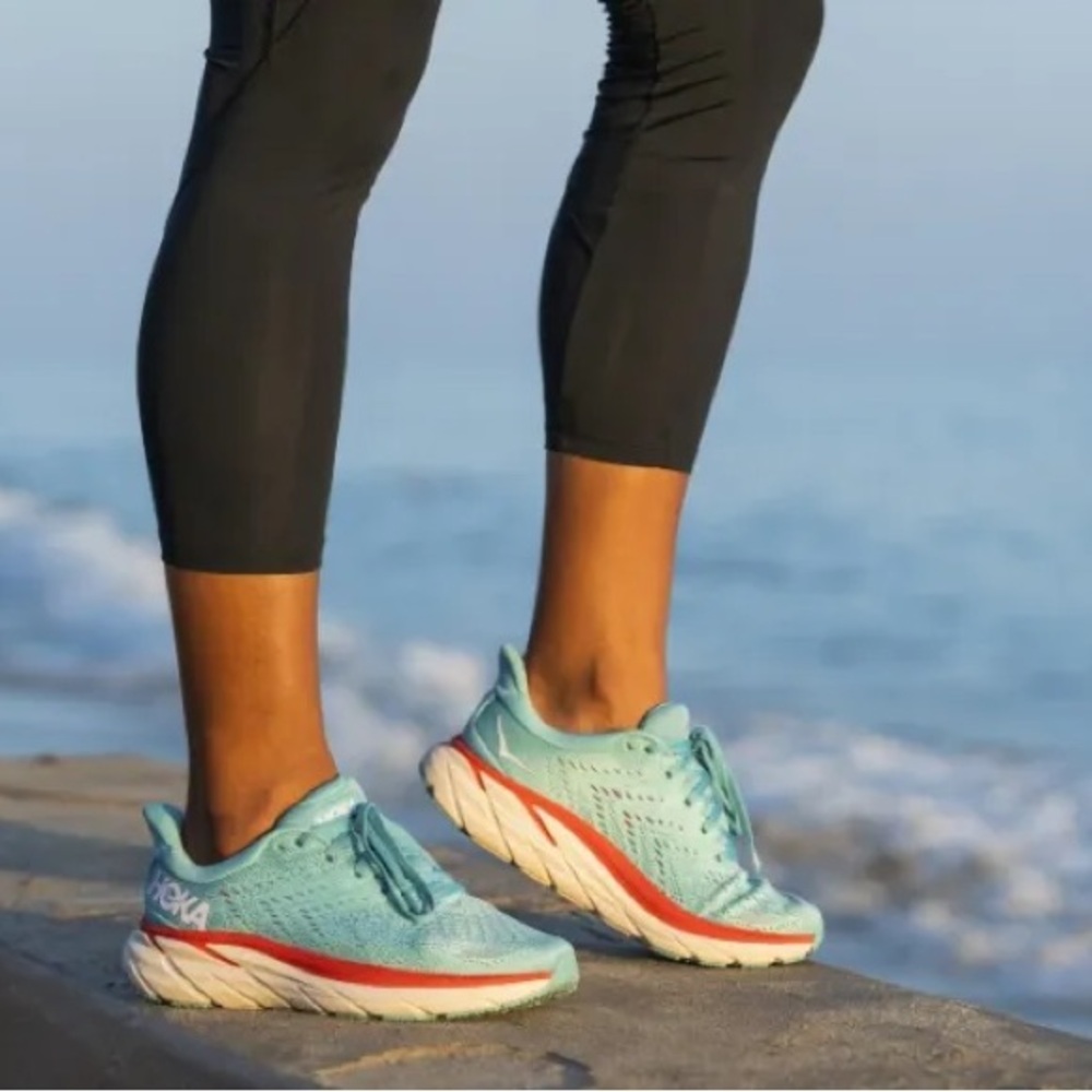 HOKA One One Clifton 8